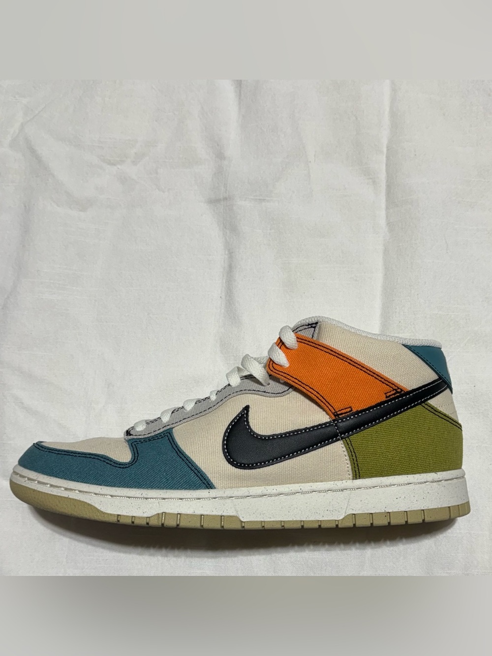 Nike Men's Jordan 1 Mid 
Pale Ivory Multi